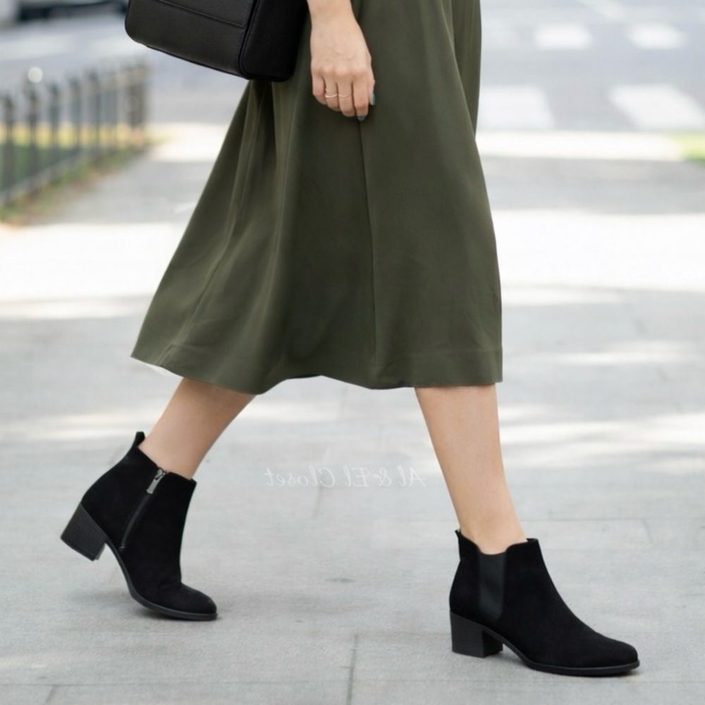 DV by Dolce Vita Collyns Black Faux Suede Ankle Booties Size 8.5 New With Box